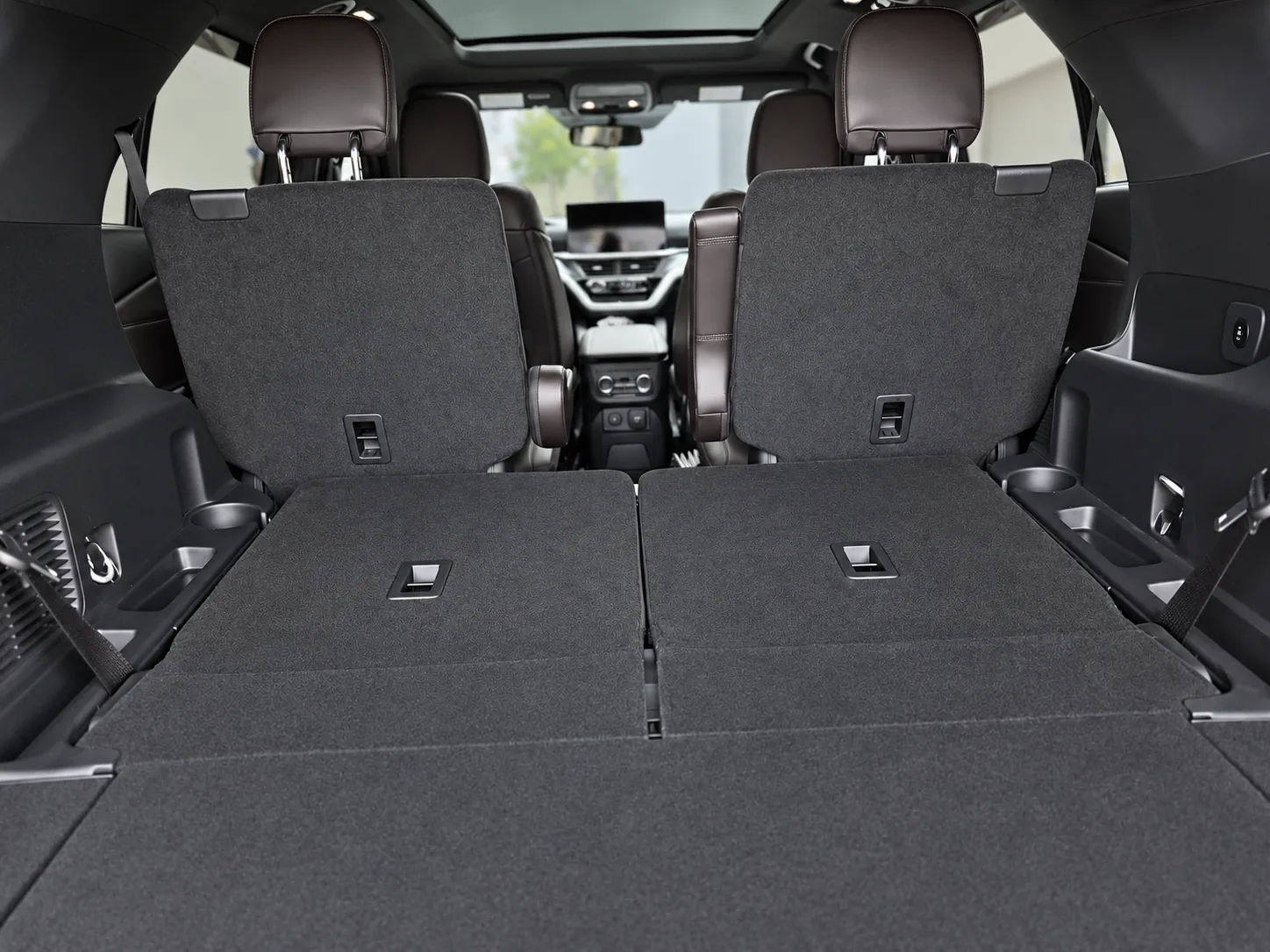 Ford Explorer rear seats freshly cleaned and conditioned