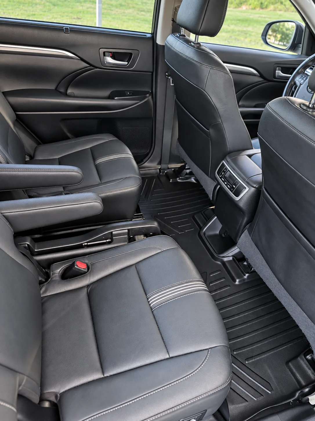 Toyota Highlander second-row seats cleaned and conditioned